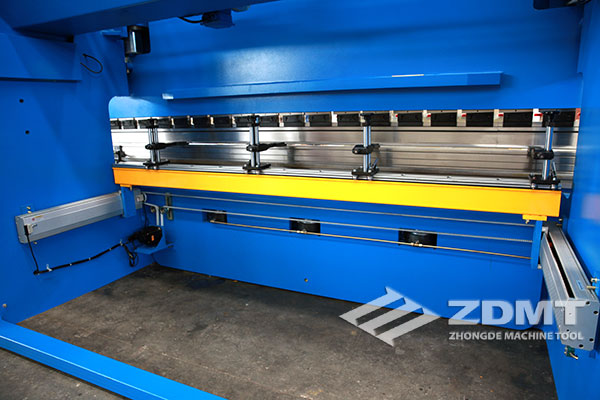 中德機床攜手意大利ESA成功研制新型電液同步數控折彎機5 中德機床攜手意大利ESA成功研制新型電液同步數控折彎機5